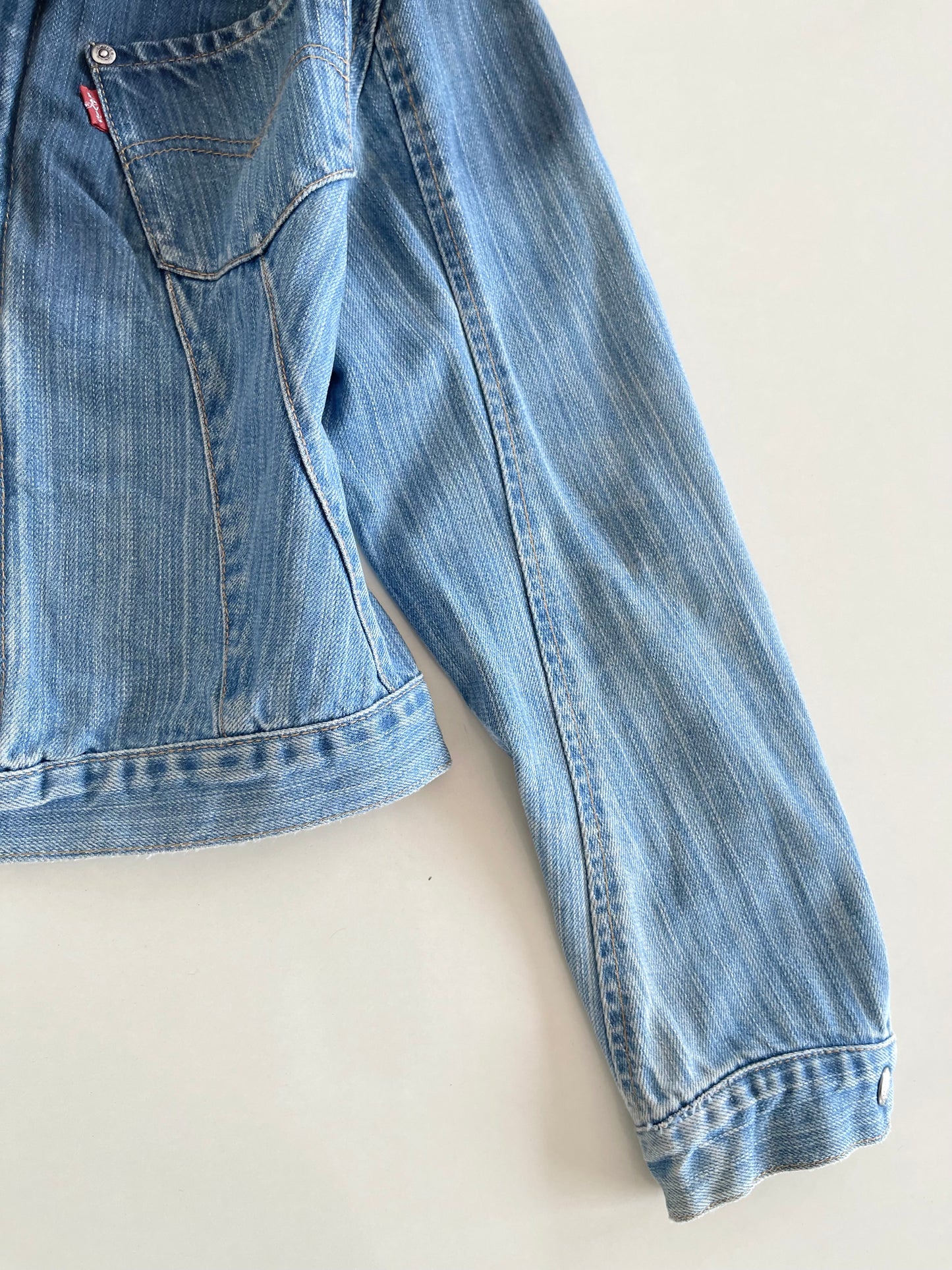 Levis Denim Jacket-Bust 36
