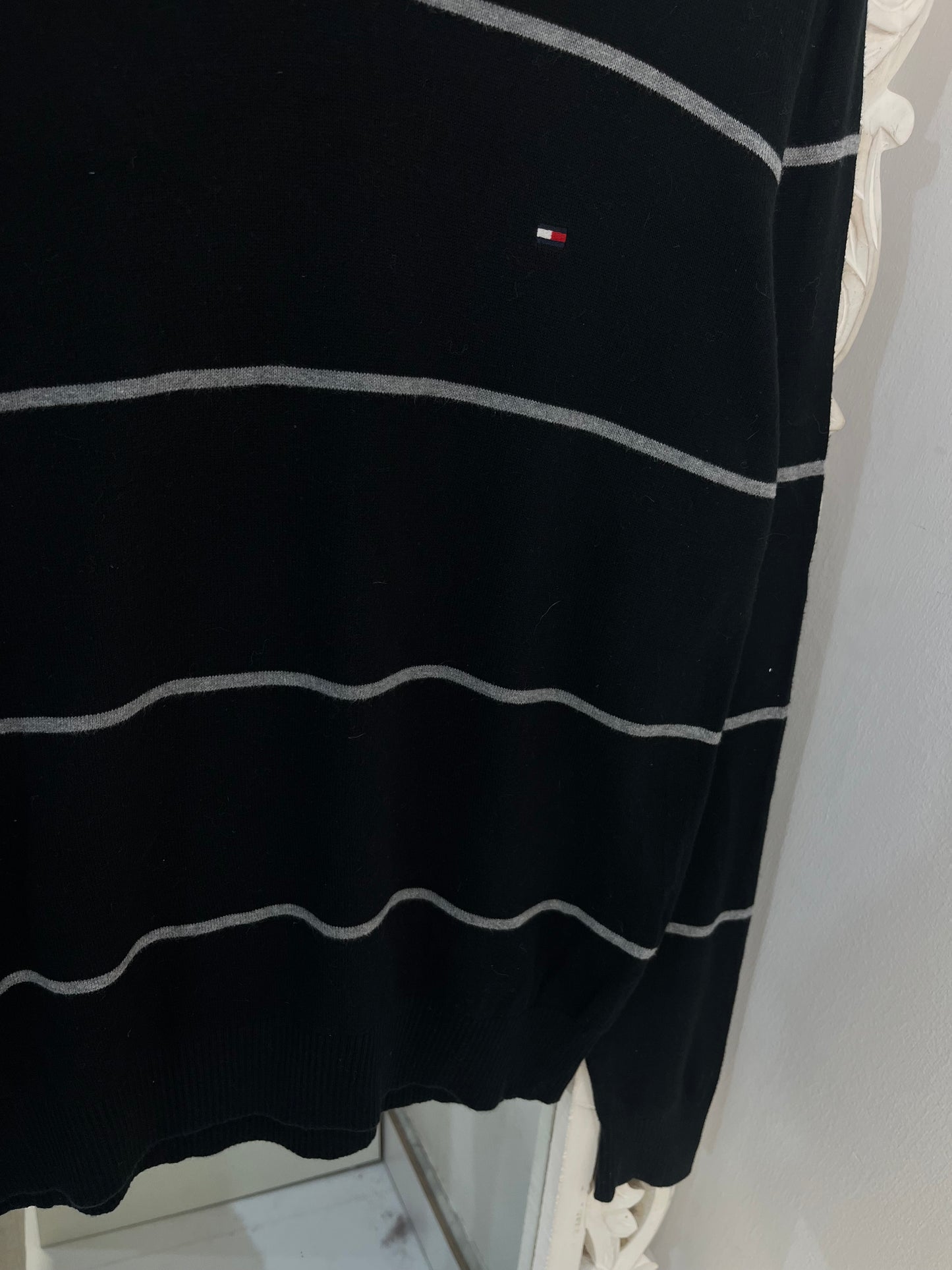 Vintage Tommy Hilfiger Sweater-Chest 42