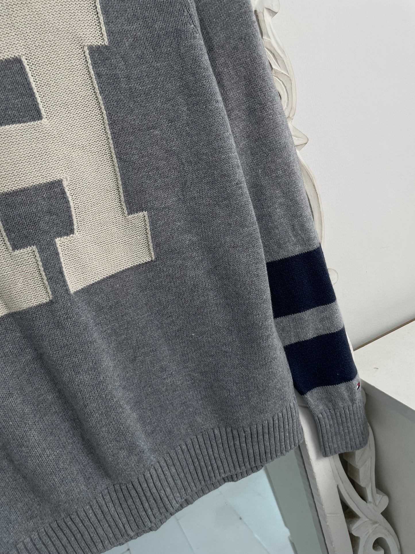 Vintage Tommy Hilfiger Sweater-Bust 34