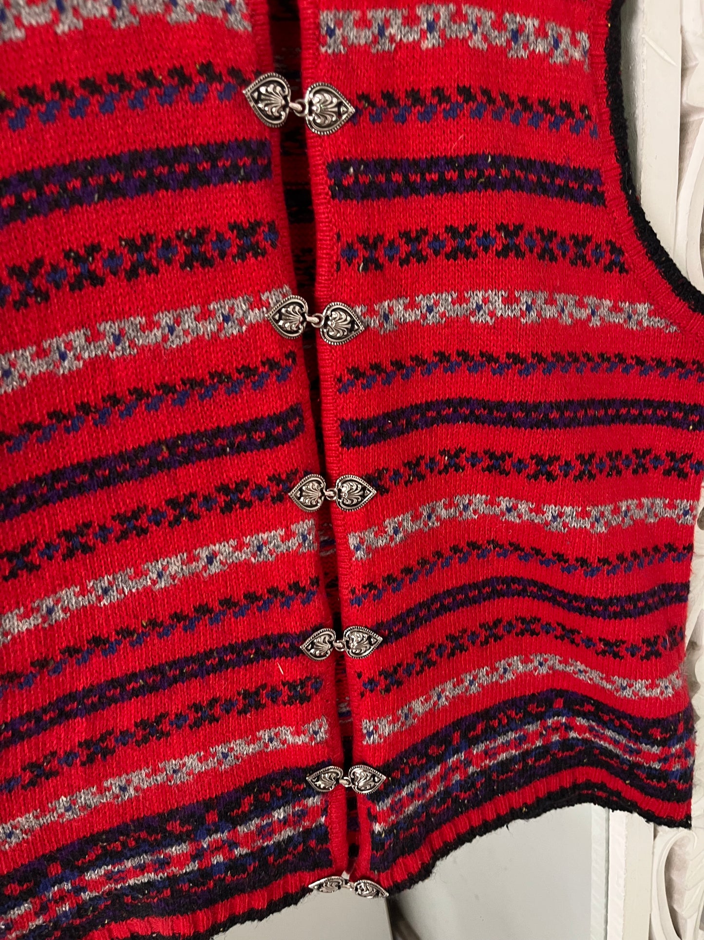 Vintage Embroidered Sweater Vest-Bust 38