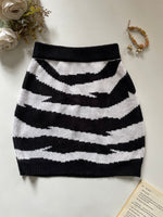 Load image into Gallery viewer, Warm Tweed Skirt-Waist 26 to 30