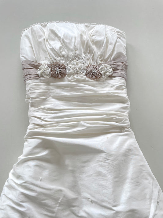 Agnes Vintage Swan White Dress-Bust 34