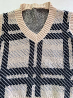 Load image into Gallery viewer, Chunky Sweater Vest-Bust 44