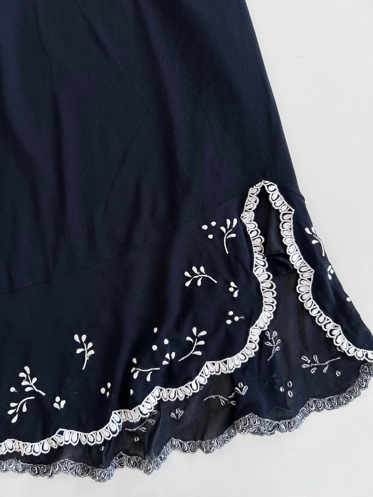 Vivienne Tam Embroidered Vintage Skirt-Waist 30 to 32