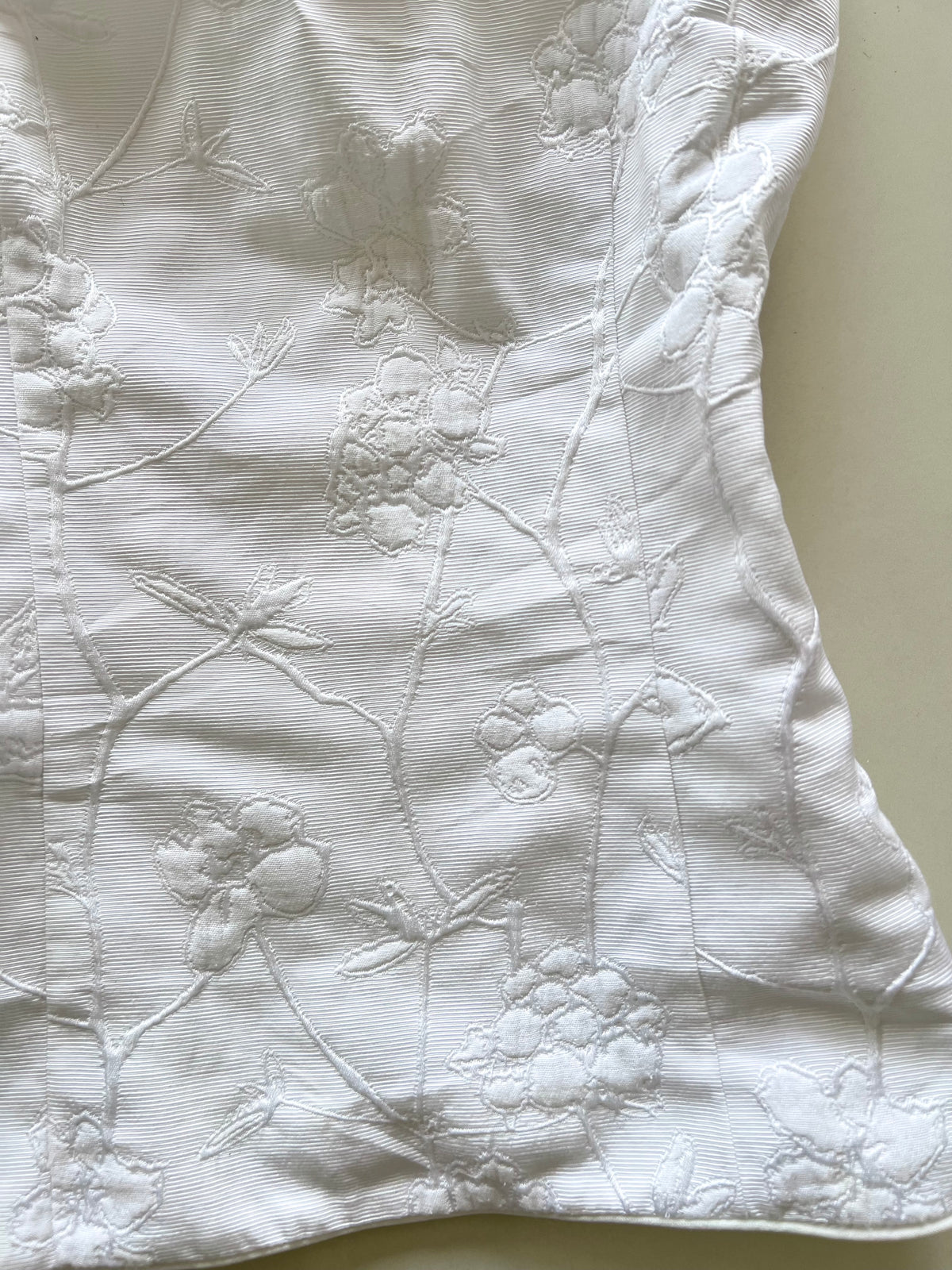 Chinese Vintage Top-Bust 32