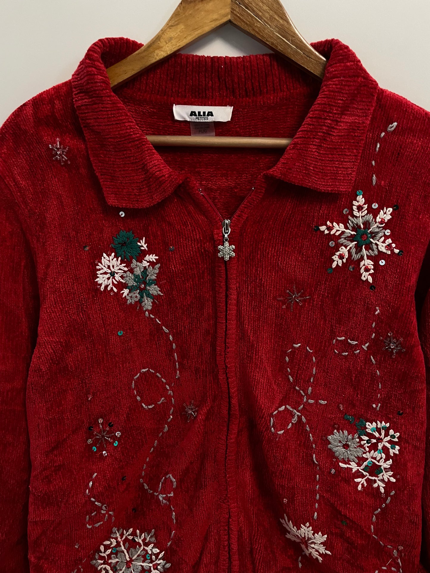 Embroidered Vintage Sweater-Bust 46