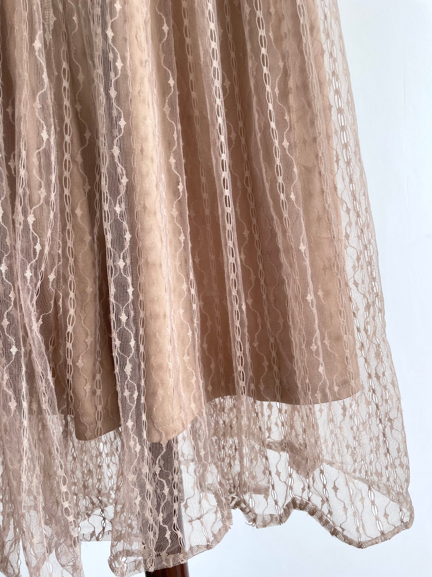 Dazy Lace Skirt-Waist 24 to 28