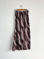 Load image into Gallery viewer, Grey&Brown Satin Skirt-Waist 24 to 26