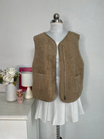 Load image into Gallery viewer, Ugg Fur Jacket - Bust 38