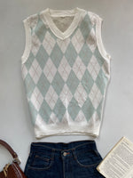 Load image into Gallery viewer, Chunky Sweater Vest-Bust 34