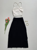 Load image into Gallery viewer, Solid Black Skirt - Waist 24 to 28