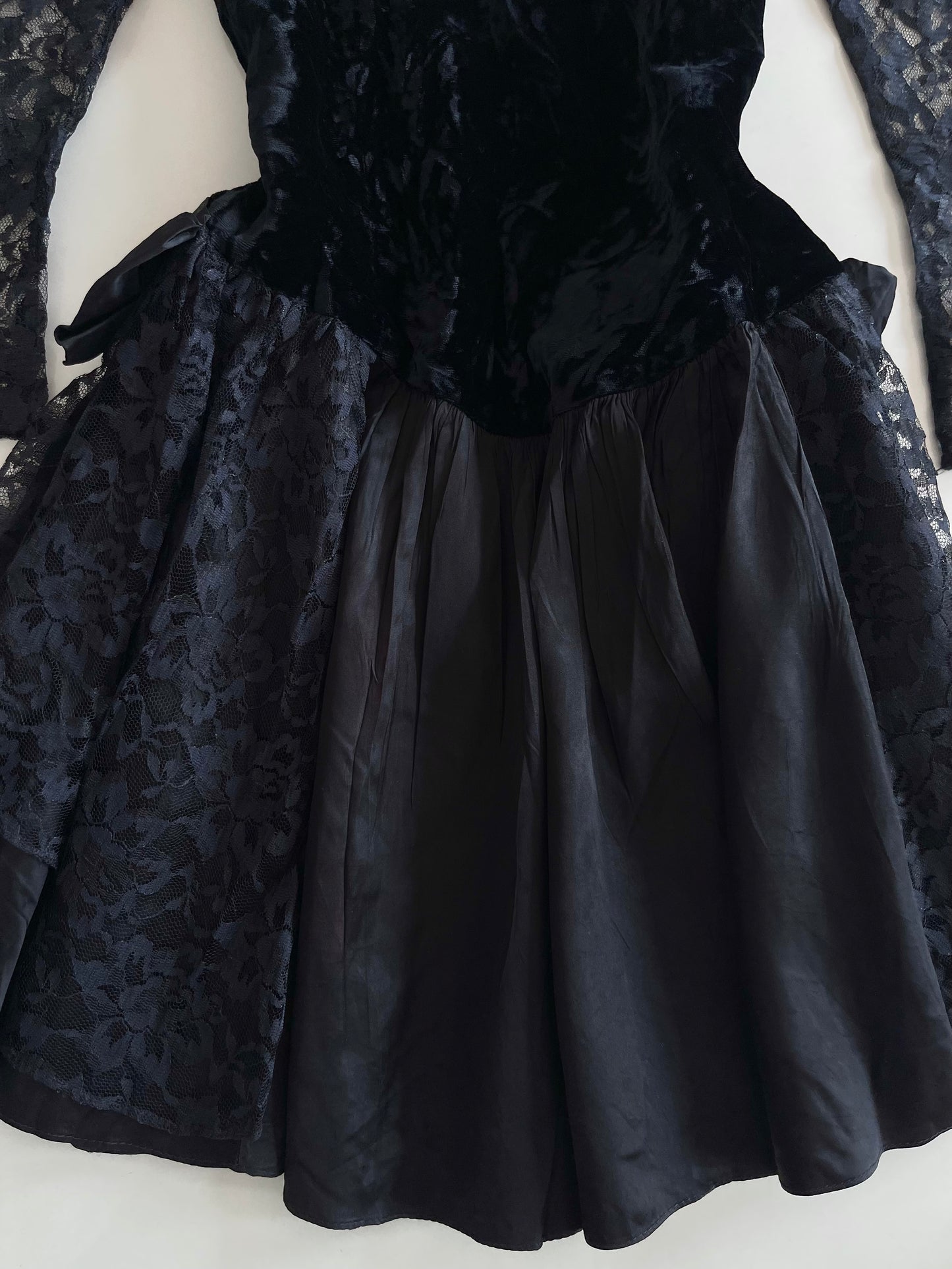 Gothic Lacy Vintage Dress-Bust 36