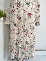 Load image into Gallery viewer, KOREAN FLOWER DRESS - BUST 36 to 38