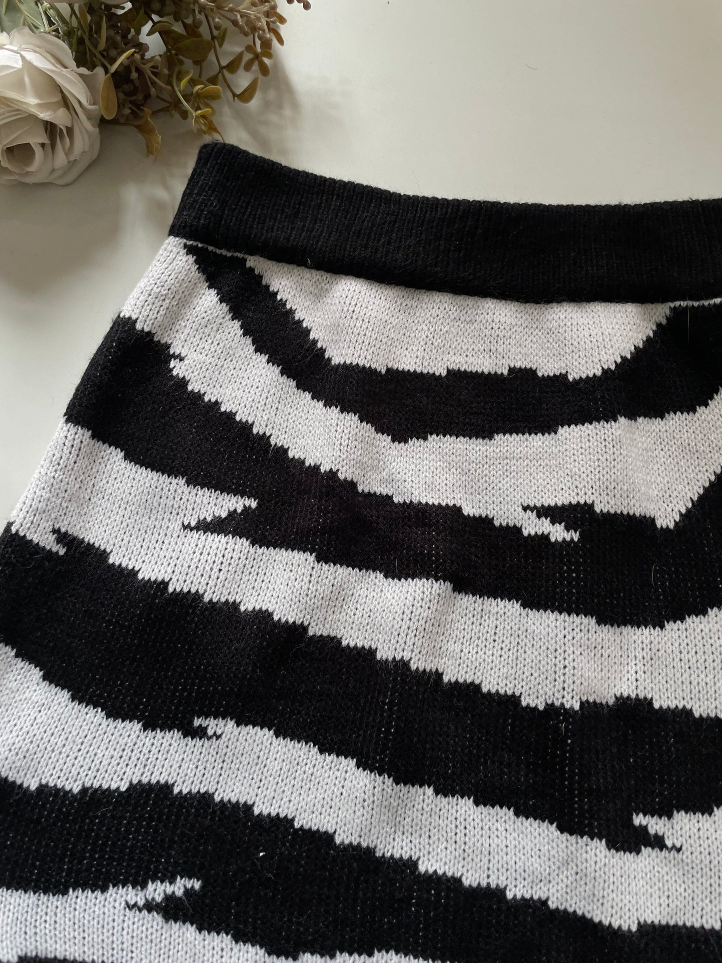 Warm Tweed Skirt-Waist 26 to 30