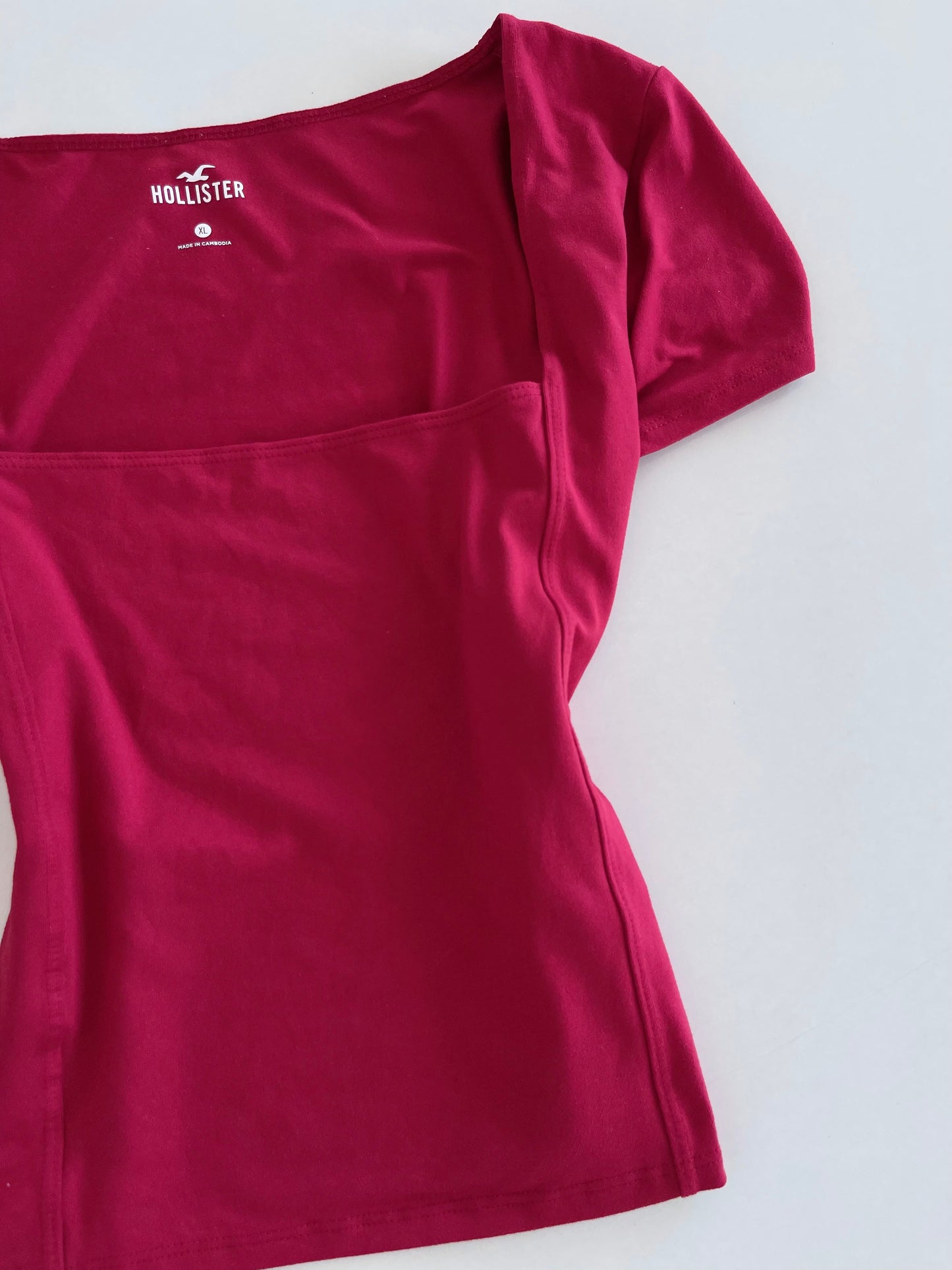 Hollister Top-Bust 40 to 42