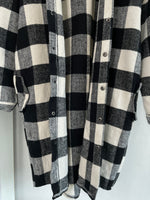 Load image into Gallery viewer, B&w Thick Warm Shacket - Bust 46