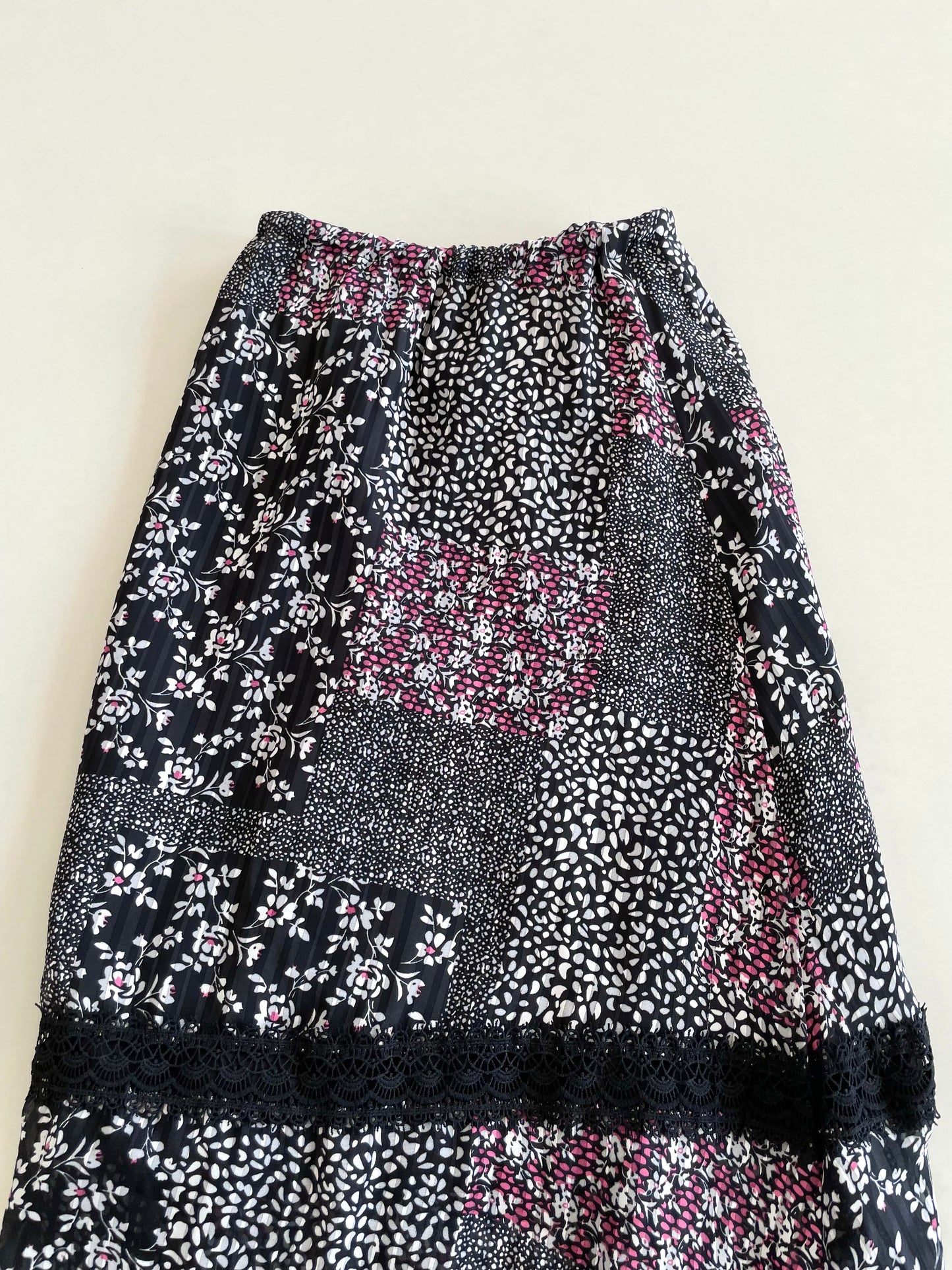 Lacy Vintage Skirt-Waist 30 to 38