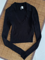 Load image into Gallery viewer, H&M Cozy Winter Top-Bust 32 to 36