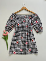 Load image into Gallery viewer, H&M B&W OFF-SHOULDER DRESS - BUST 40 TO 42