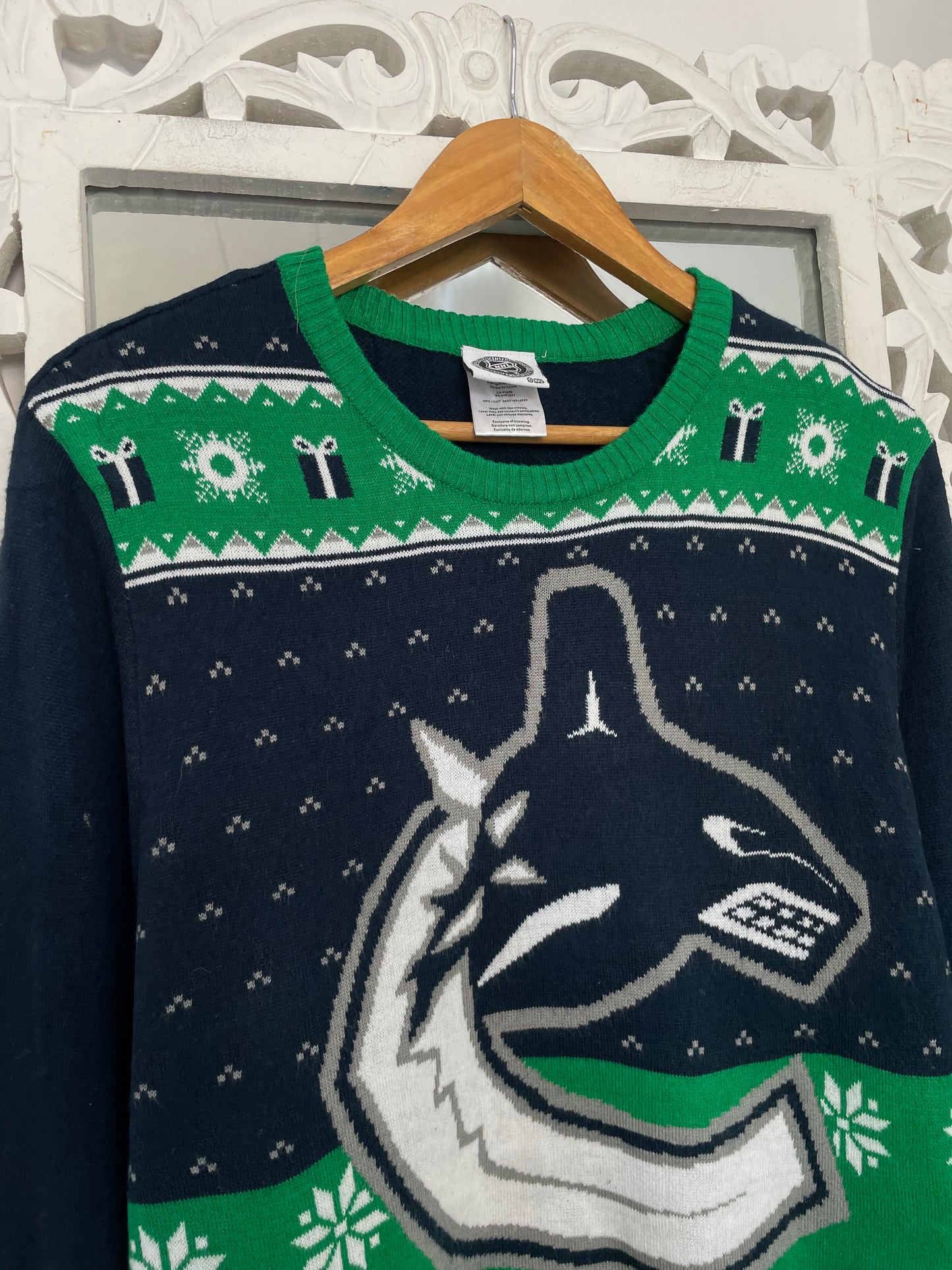 Christmas Sweater-Chest 40