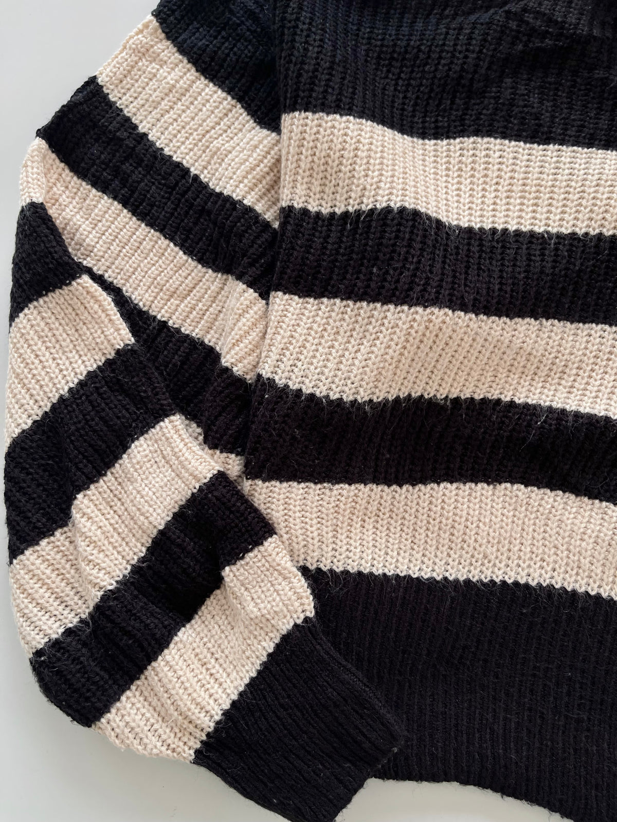 H&M Chunky Pinterest Sweater-Bust 36
