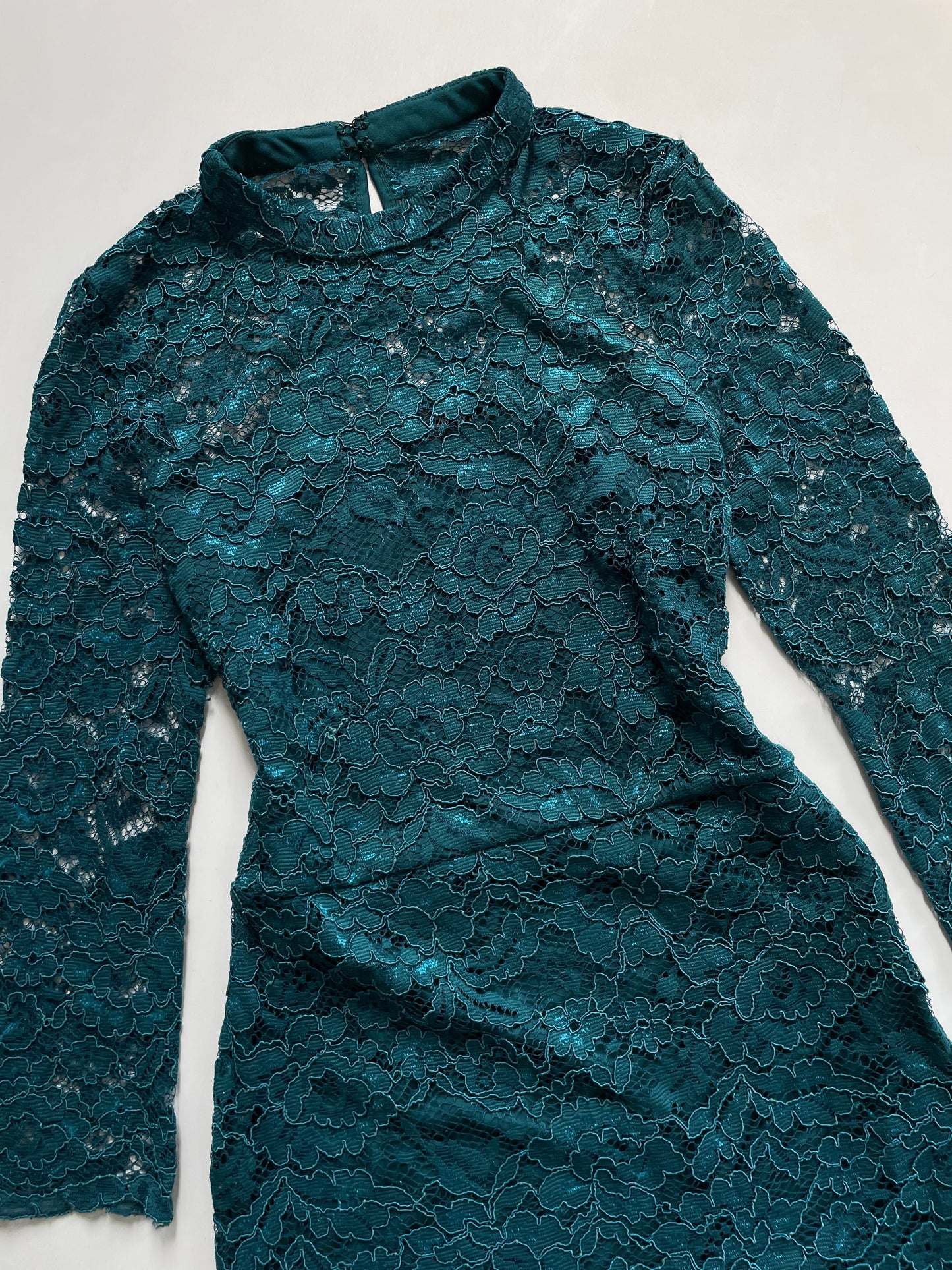 Dress-Bust 32