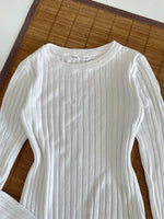 Load image into Gallery viewer, Cozy Winter Top-Bust 32 to 34