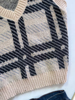 Load image into Gallery viewer, Chunky Sweater Vest-Bust 44