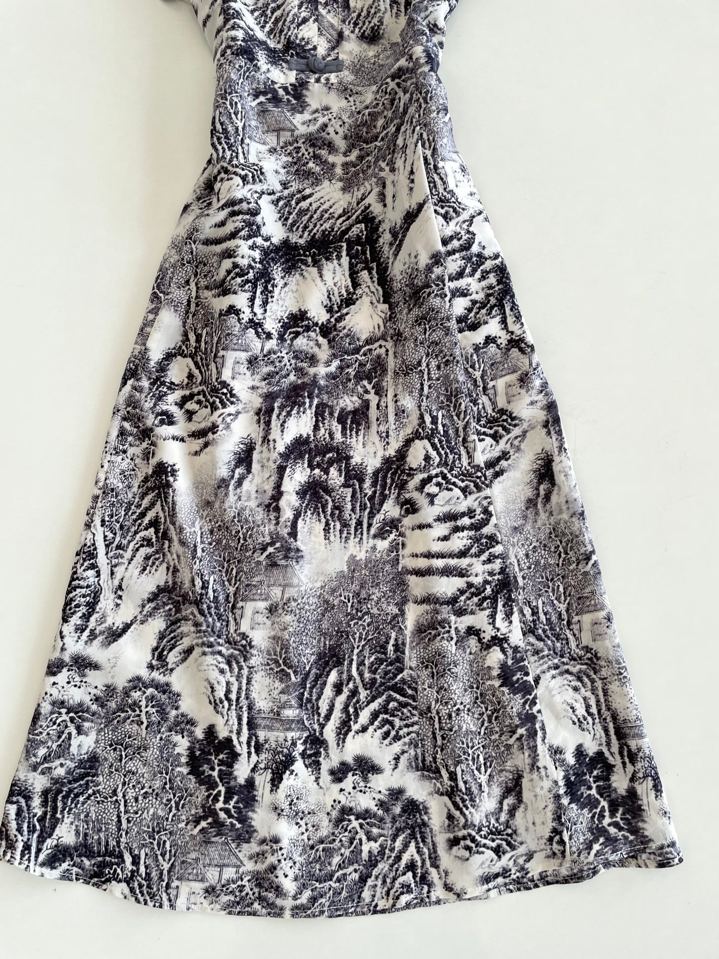 Vintage Dress-Bust 42