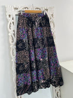 Load image into Gallery viewer, Vintage Patch Skirt-Waist 38 to 46