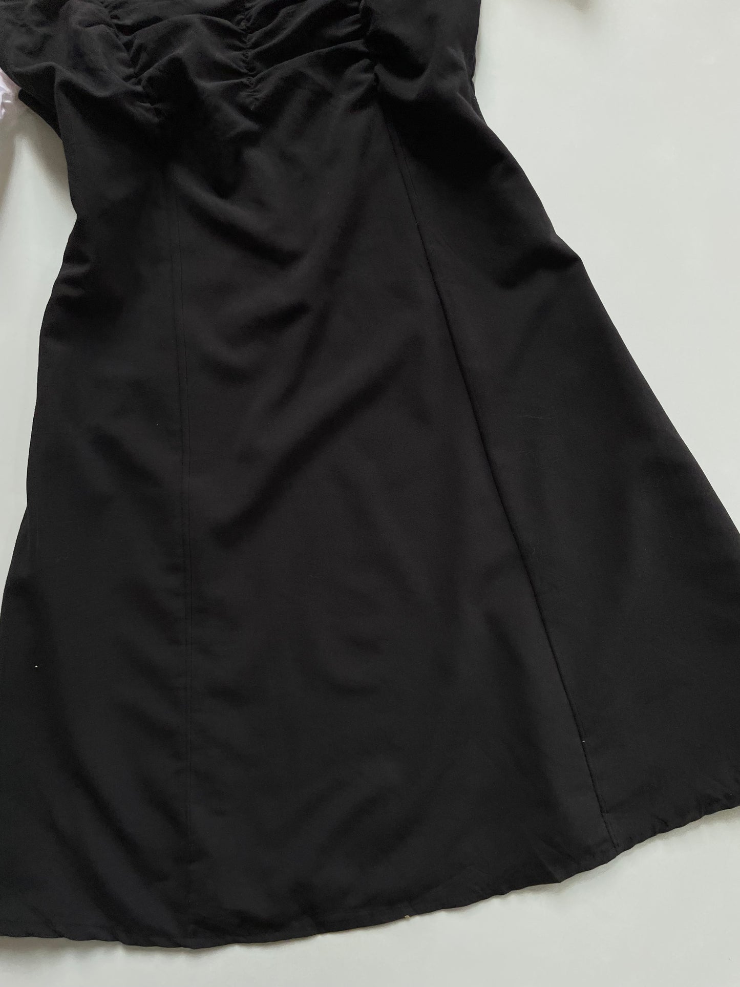Dress-Bust 32
