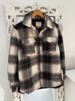Load image into Gallery viewer, H&M Thick Warm Shacket-Chest 40