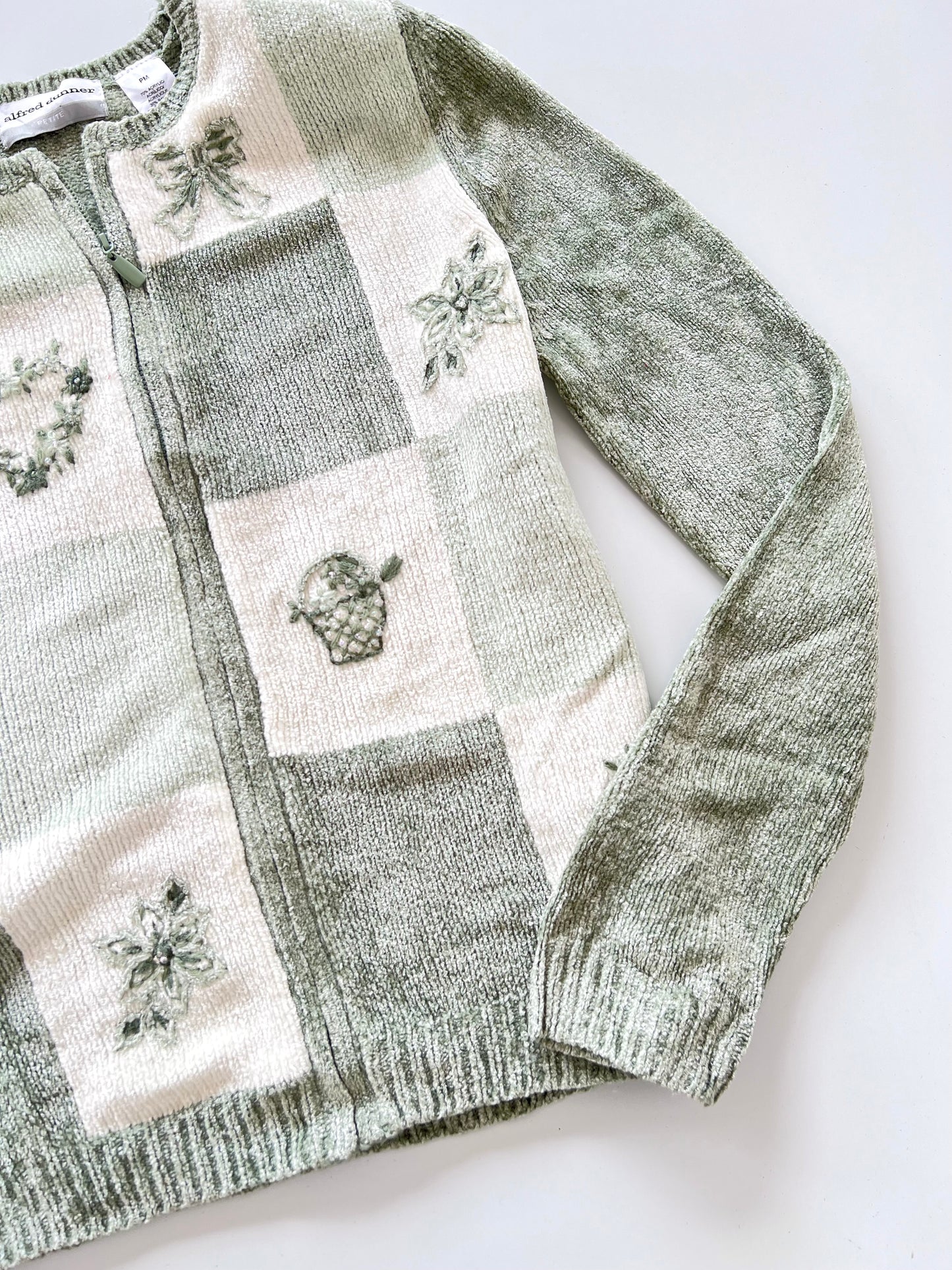 Alfred Dunner Embroidered Zipper-Bust 40