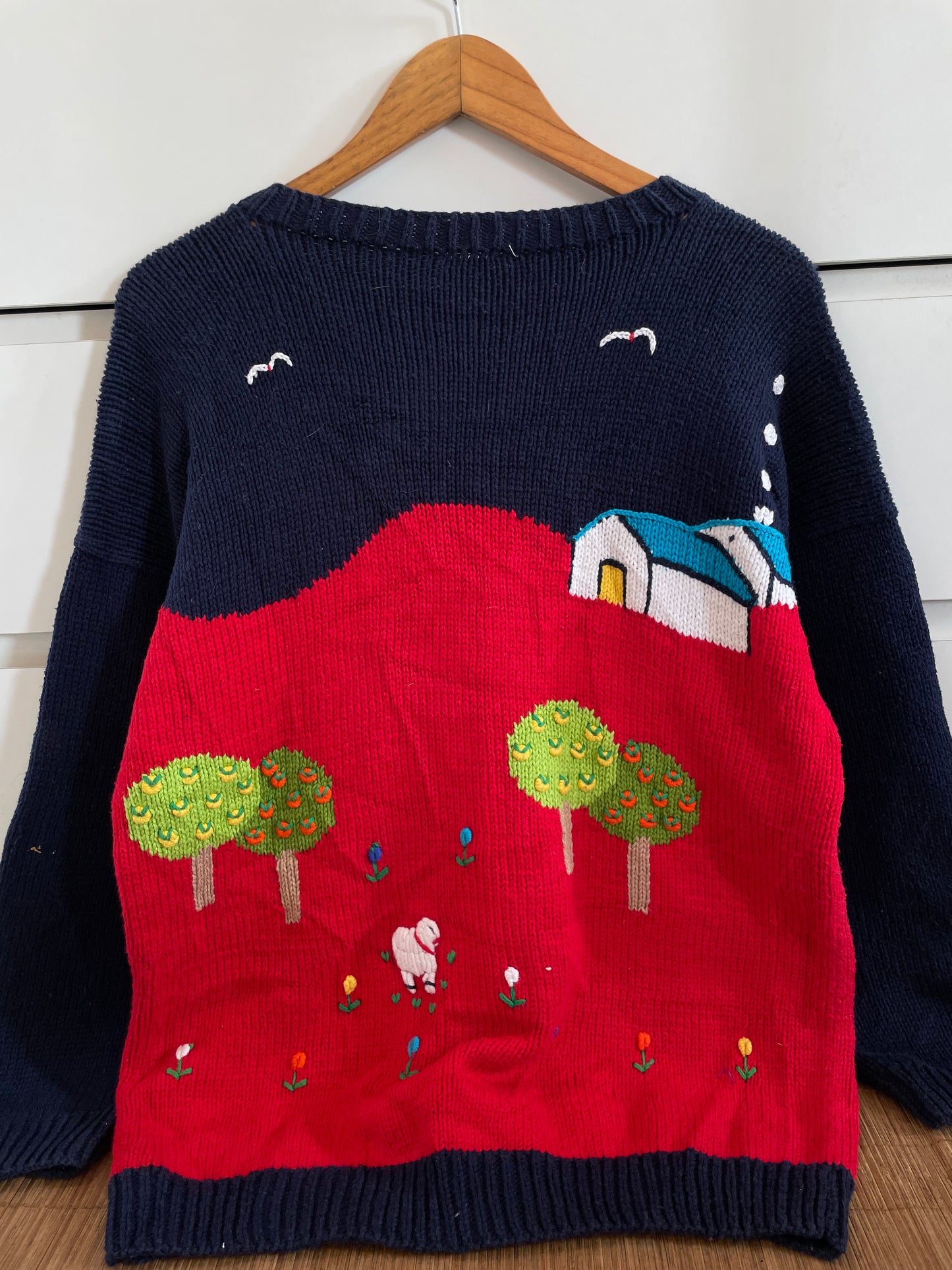 Landscape Embroidered Sweater-Bust 44