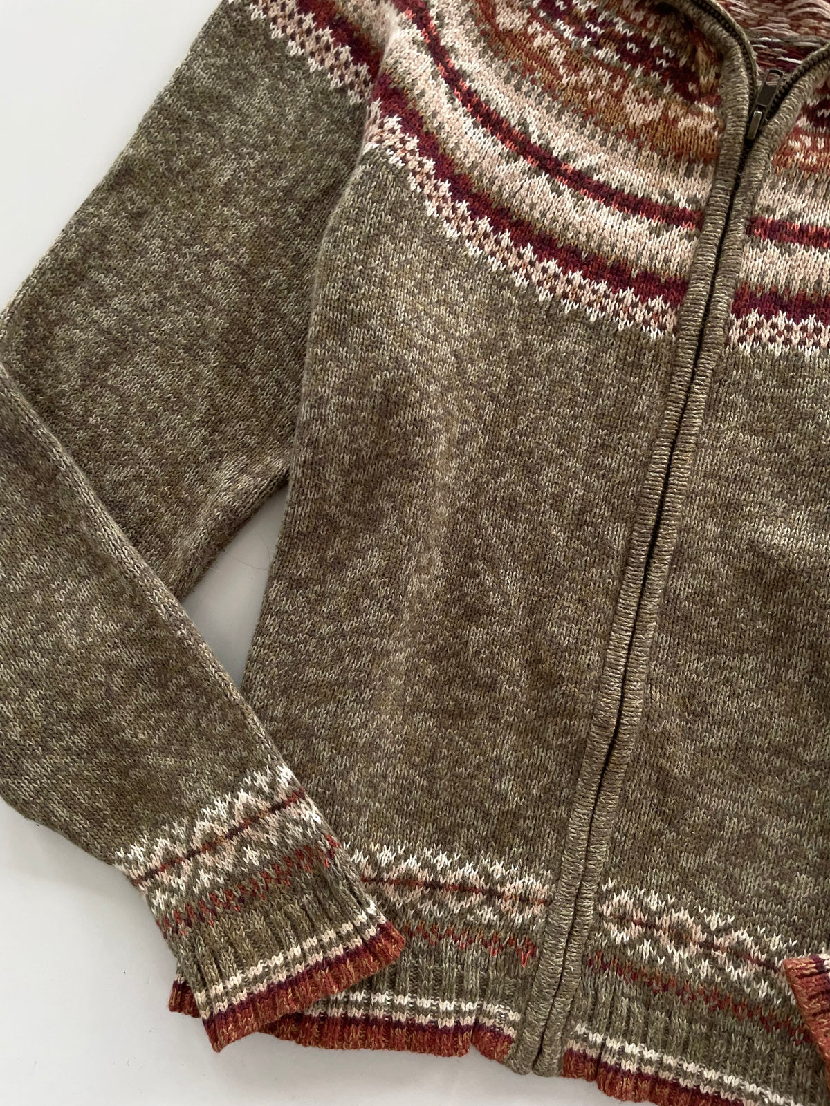 Heirloom Collectibles Zipper Embroidered Sweater-Bust 44