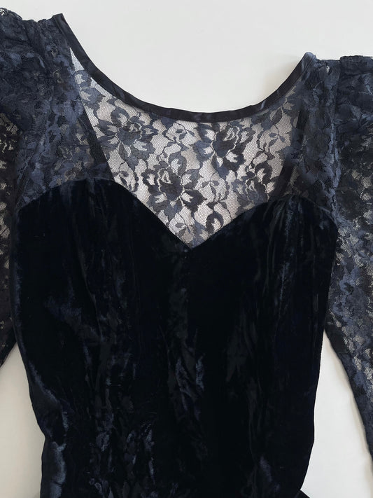Gothic Lacy Vintage Dress-Bust 36