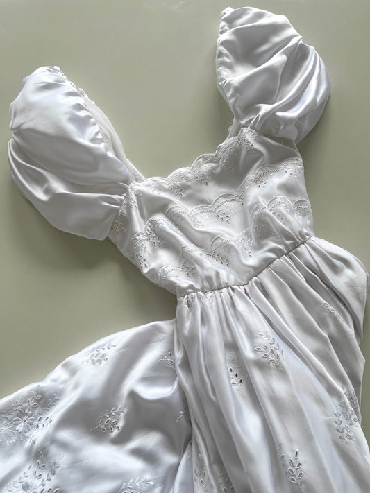 Swan Embroidered Eyelet Dress-Bust 34