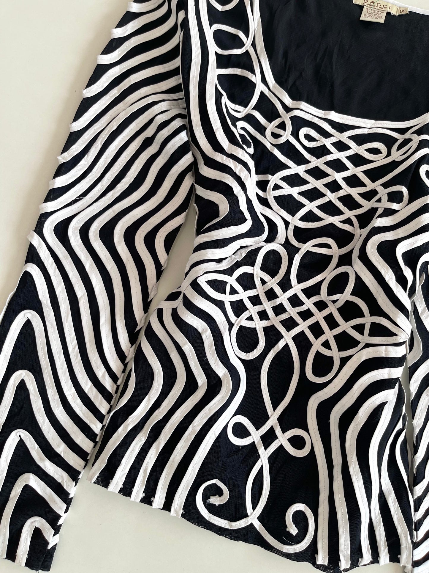 Bucci Vintage Top-Bust 42 to 44