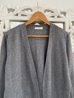 Load image into Gallery viewer, Shrug- Bust 42