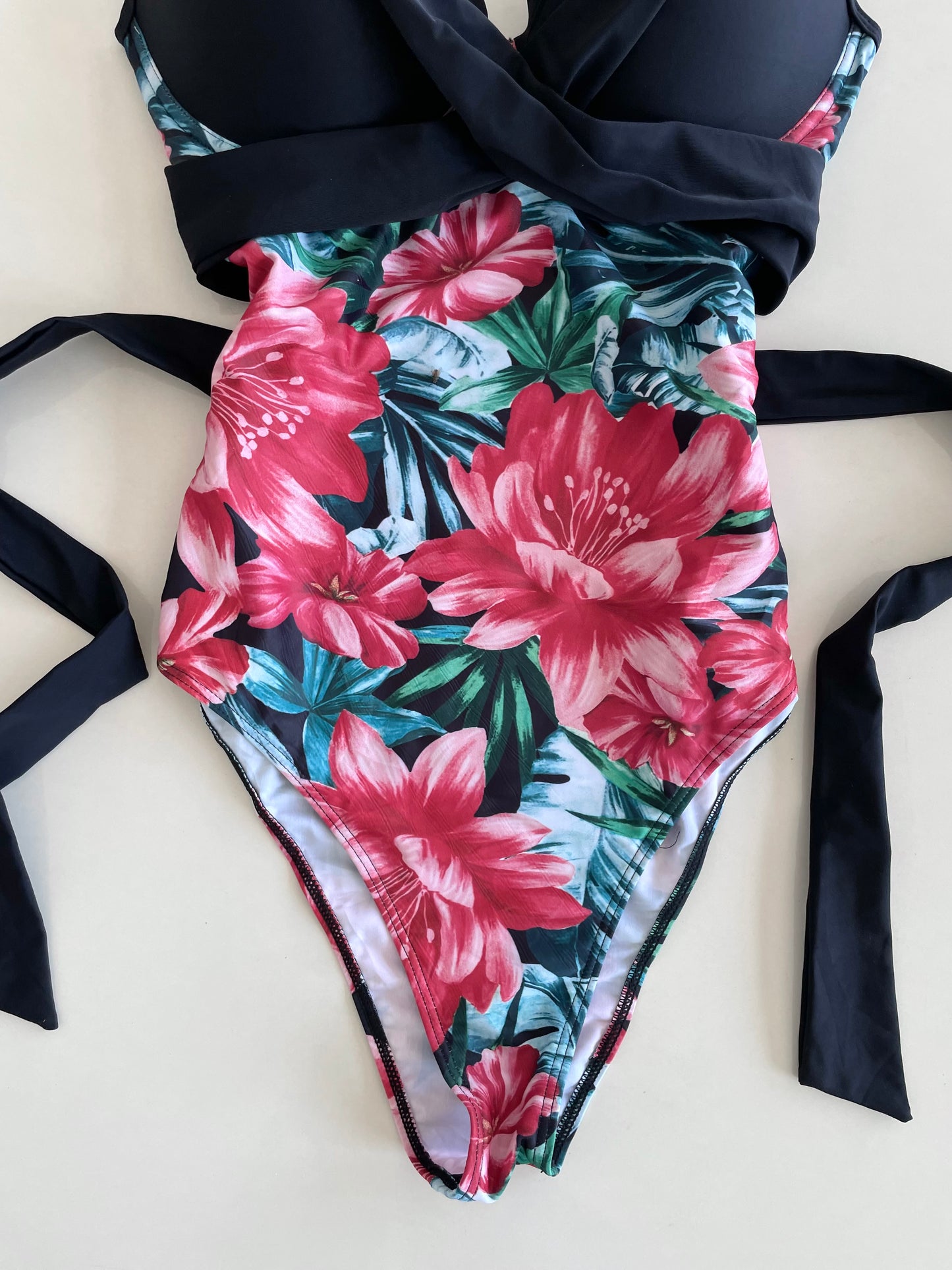 Monokini-Bust 38 to 40