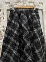 Load image into Gallery viewer, Vintage Warm Skirt-Waist 24 to 28