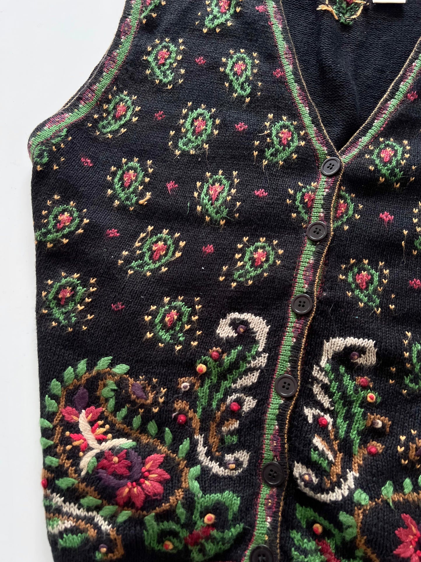Bobbie Brooks Woman Embroidered Sweater-Bust 52