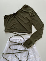 Load image into Gallery viewer, Prettylittlething sheerTop-Bust 34 to 38