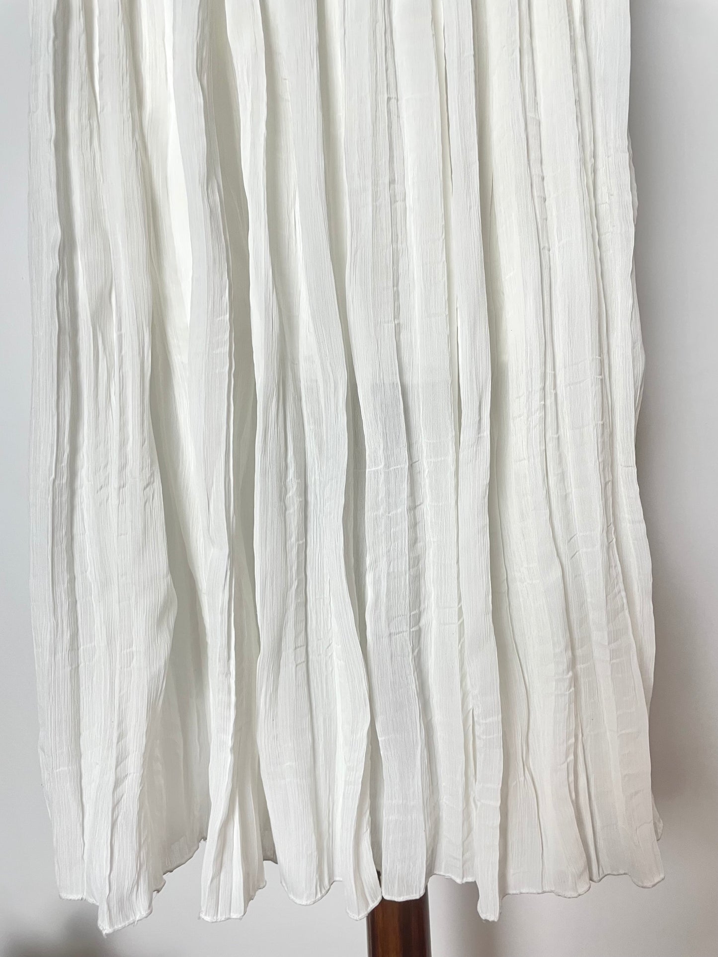 White Vintage Skirt-Waist 28 to 34