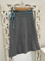Load image into Gallery viewer, Vintage Skirt -waist 32