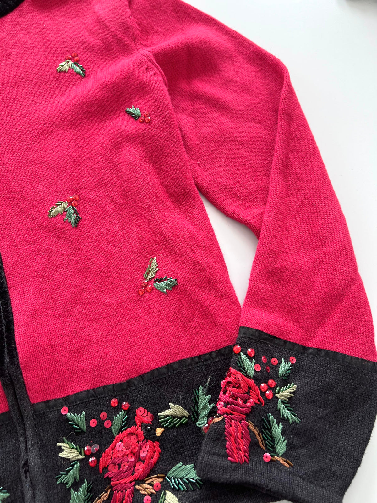 Tiara International Embroidered Zipper-Bust 42