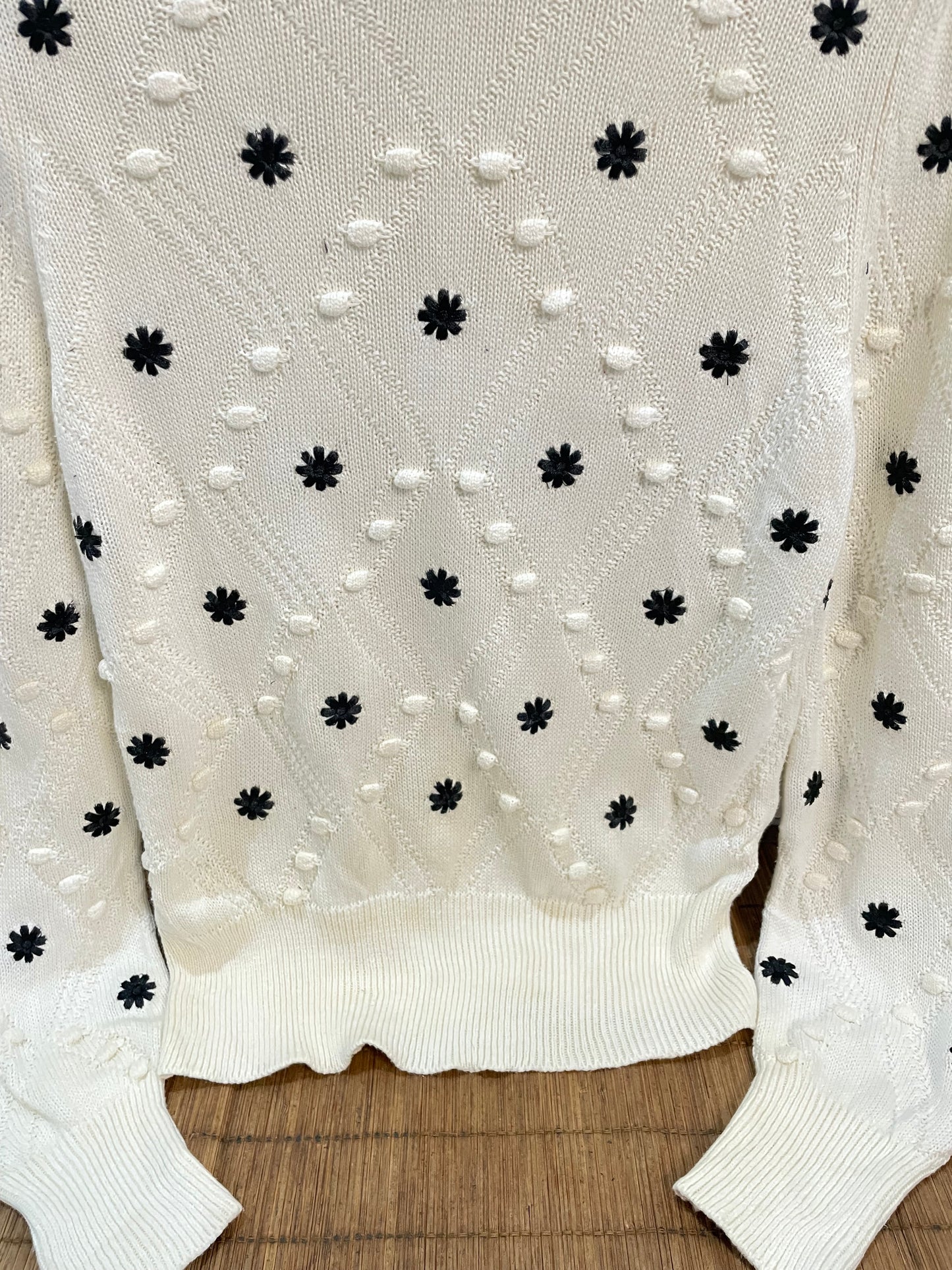 Embroidered Vintage Sweater-Bust 38