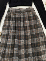 Load image into Gallery viewer, Vintage Warm Tweed Skirt-Waist 24 to 26