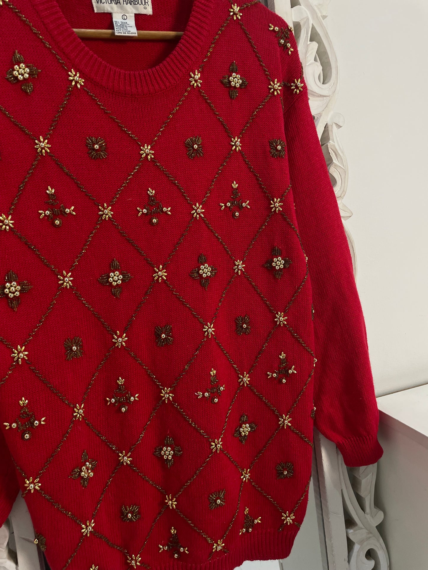 Victoria Harbour Embroidered Vintage Sweater-Bust 40