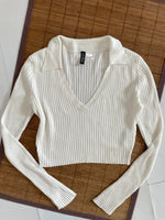 Load image into Gallery viewer, H&M Cozy Winter Top-Bust 36 to 38